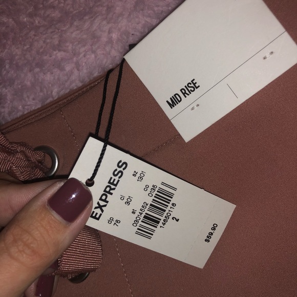 Express Shorts - Picture 2 of 3